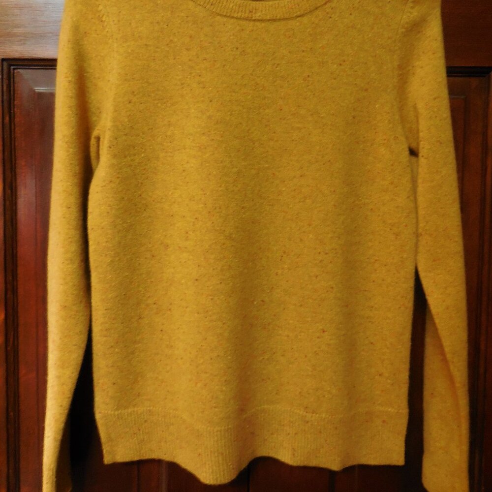 Ann Taylor cashmere crew neck sweater. - Picture 2 of 3